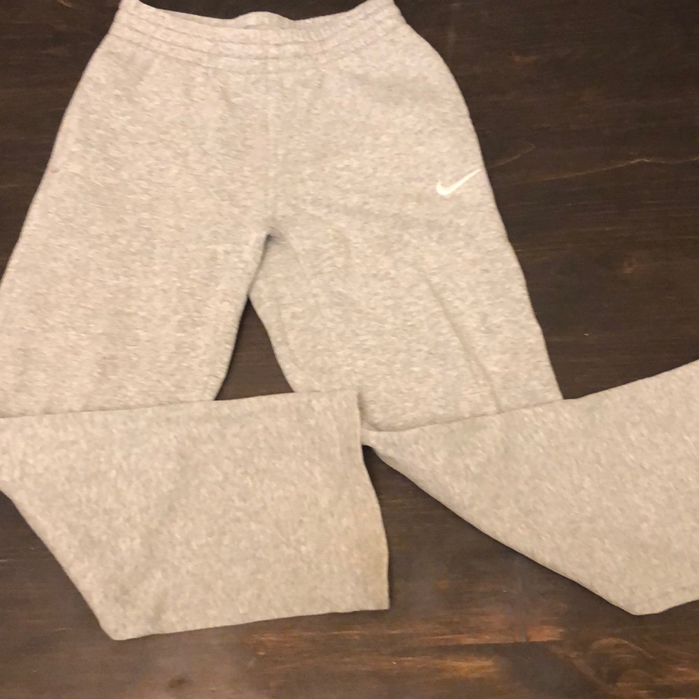Big Boys Nike Sweatpants - Size Medium